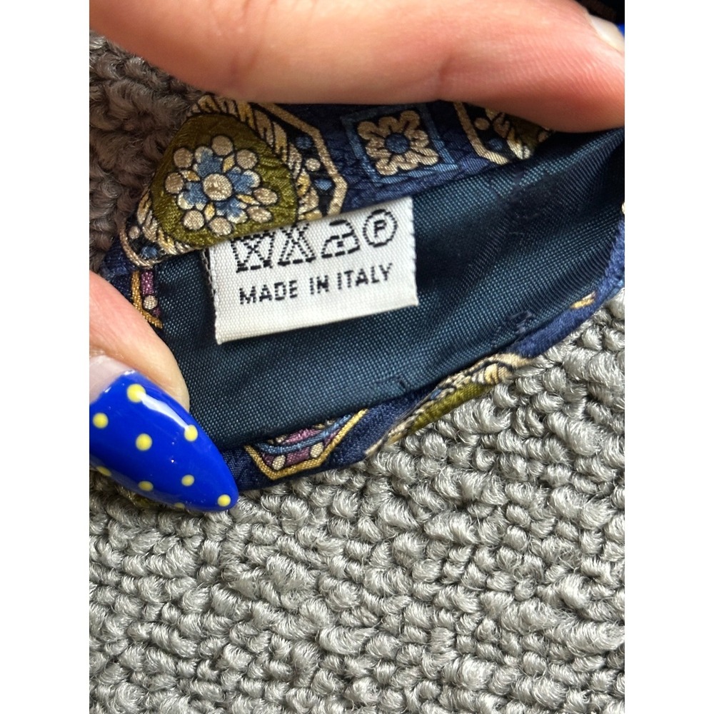 Vintage Valentino Cravatte Neck Tie Men Blue Silk Geometric Medallion Italy Made - Picture 4 of 9